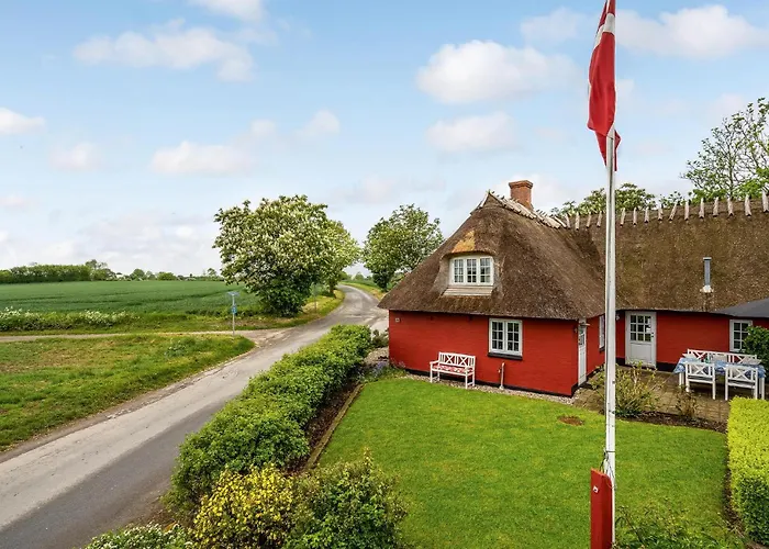בית נופש Awesome In With Sauna